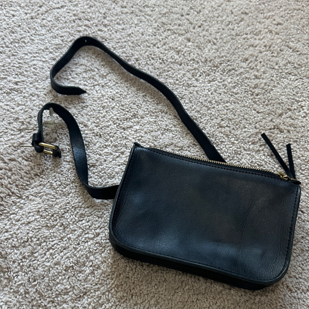 Madewell Leather Belt bag/Crossbody Bag with Adjustable Strap